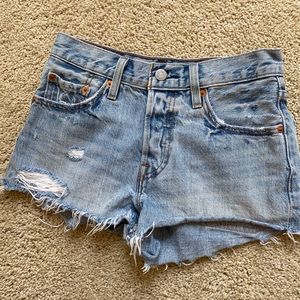 Levi’s high waist light wash shorts size 25